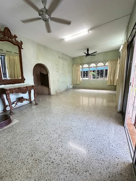 Semi-Detached House for Sale in Taman Mayfair (Klebang) - Tim Piong - Living Room - PropertyGuru.com.my