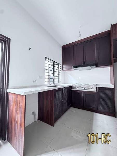 2-storey Terraced House for Sale in Setia Utama (Setia Alam) - Raymond Cheng - Kitchen - PropertyGuru.com.my