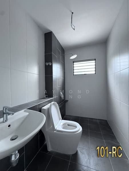 2-storey Terraced House for Sale in Setia Utama (Setia Alam) - Raymond Cheng - Bathroom - PropertyGuru.com.my
