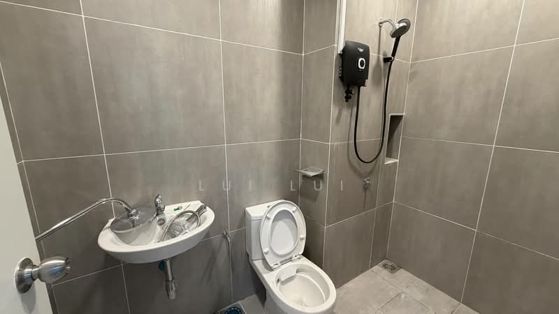 Servis Apartment untuk Disewa di Space Residency - Lui Lui - Bathroom - PropertyGuru.com.my