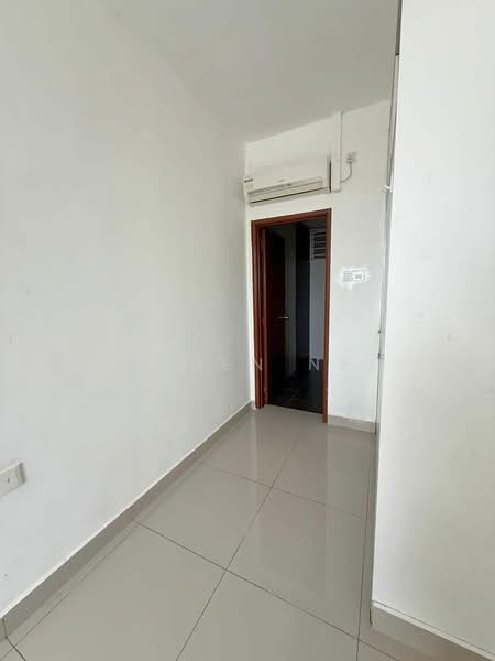 Service Residence for Sale at Larkin Heights - Jayden Neo - Interior - PropertyGuru.com.my