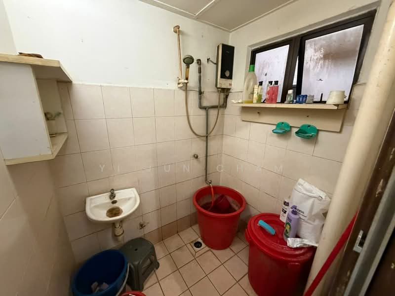 Pangsapuri untuk Dijual di Ixora - Yi Jun Cham - Bathroom - PropertyGuru.com.my