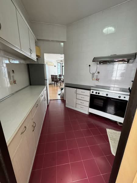 Condominium for Rent at Marina Tower (Ratu Mutiara) - Lilly . - Kitchen - PropertyGuru.com.my
