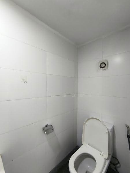 Kondominium untuk Disewa di SOHO @ Empire City - Alan Soong - Bathroom - PropertyGuru.com.my