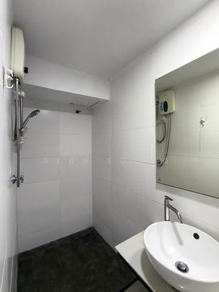 Kondominium untuk Disewa di SOHO @ Empire City - Alan Soong - Bathroom - PropertyGuru.com.my