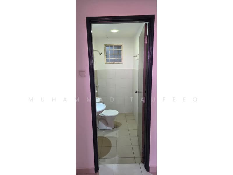 Apartment for Rent at Trifolis - Muhammad Taufeeq - Bathroom - PropertyGuru.com.my