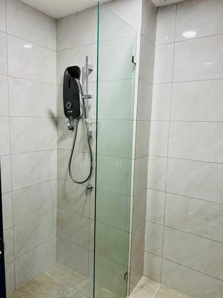 Service Residence for Rent at Altris Residences @ The Quartz WM - Alan Hong - Bathroom - PropertyGuru.com.my