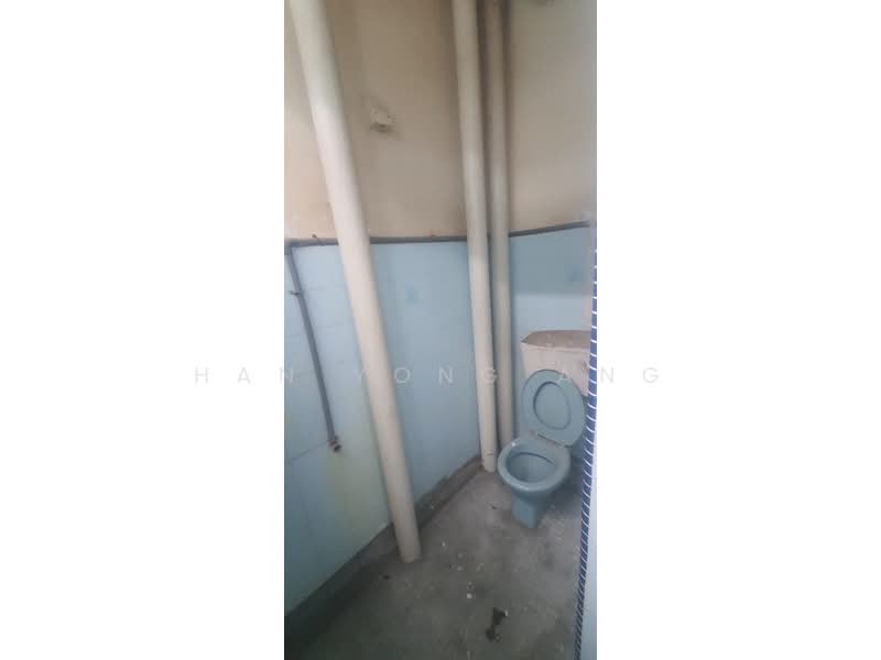 Flat for Sale at Taman Kempas - Han Yong Ang - Bathroom - PropertyGuru.com.my