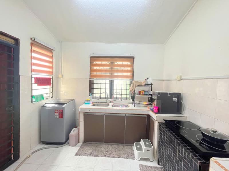 Rumah Teres 2 Tingkat untuk Dijual di Balakong (Cheras) - Mohd Khairul Amilin - Kitchen - PropertyGuru.com.my