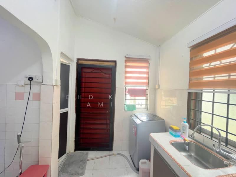 Rumah Teres 2 Tingkat untuk Dijual di Balakong (Cheras) - Mohd Khairul Amilin - Kitchen - PropertyGuru.com.my