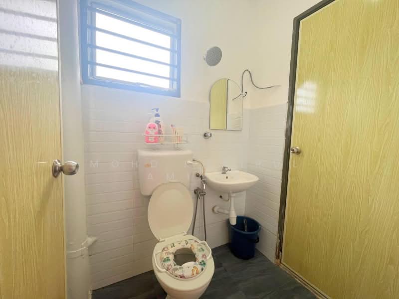Rumah Teres 2 Tingkat untuk Dijual di Balakong (Cheras) - Mohd Khairul Amilin - Bathroom - PropertyGuru.com.my