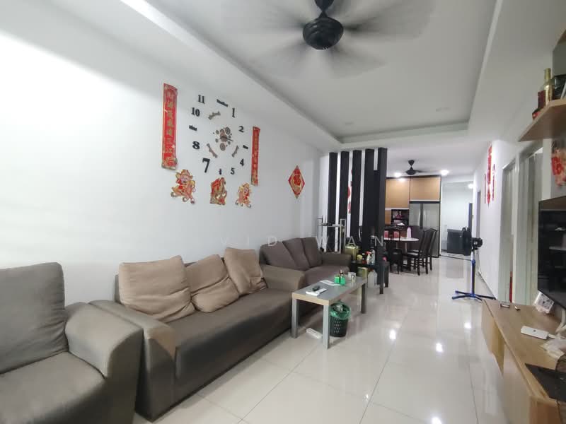 1-storey Terraced House for Sale in Seri Kembangan (Selangor) - David Wan - Living Room - PropertyGuru.com.my