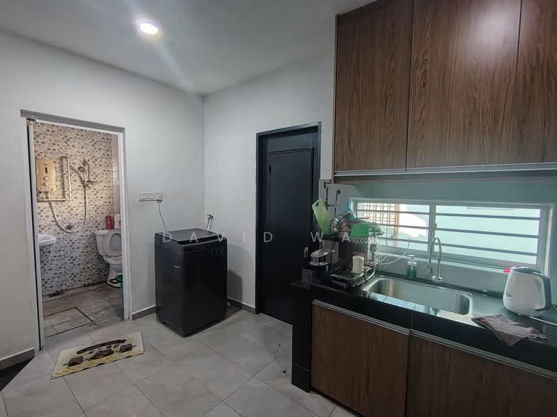 1-storey Terraced House for Sale in Seri Kembangan (Selangor) - David Wan - Bathroom - PropertyGuru.com.my