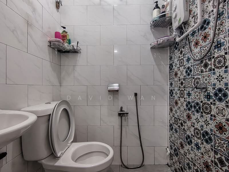 1-storey Terraced House for Sale in Seri Kembangan (Selangor) - David Wan - Bathroom - PropertyGuru.com.my