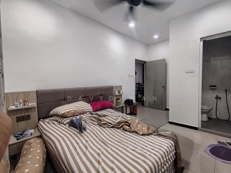 1-storey Terraced House for Sale in Seri Kembangan (Selangor) - David Wan - Bedroom - PropertyGuru.com.my