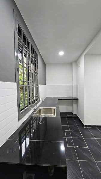 2-storey Terraced House for Sale in Taman Johor Jaya (Johor Bahru) - Daniel Yong - Kitchen - PropertyGuru.com.my