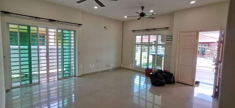 Semi-Detached House for Sale in Taman Paya Rumput Indah (Paya Rumput) - Tim Piong - Living Room - PropertyGuru.com.my