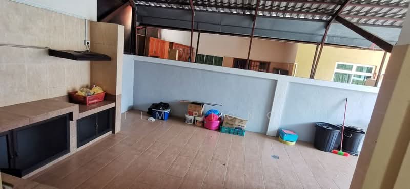 Semi-Detached House for Sale in Taman Paya Rumput Indah (Paya Rumput) - Tim Piong - Kitchen - PropertyGuru.com.my