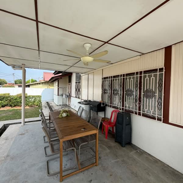 Rumah Banglo untuk Dijual di Kampung Sungai Jarom (Jenjarom) - Aiden Dang - Exterior - PropertyGuru.com.my