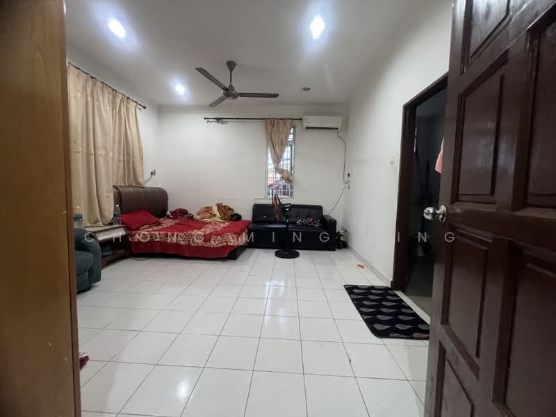 Semi-Detached House for Sale in Taman Yoon Chan (Seremban) - Chong Ming Ming - Living Room - PropertyGuru.com.my