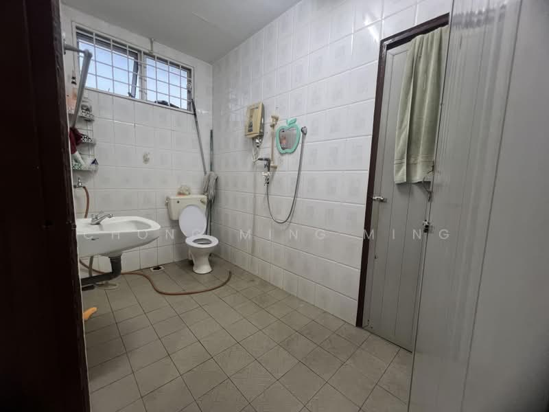 Semi-Detached House for Sale in Taman Yoon Chan (Seremban) - Chong Ming Ming - Bathroom - PropertyGuru.com.my