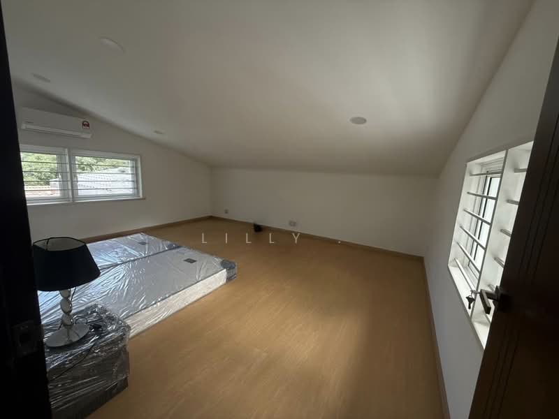 Bungalow for Rent in Dhoby Ghaut (George Town) - Lilly . - Bedroom - PropertyGuru.com.my