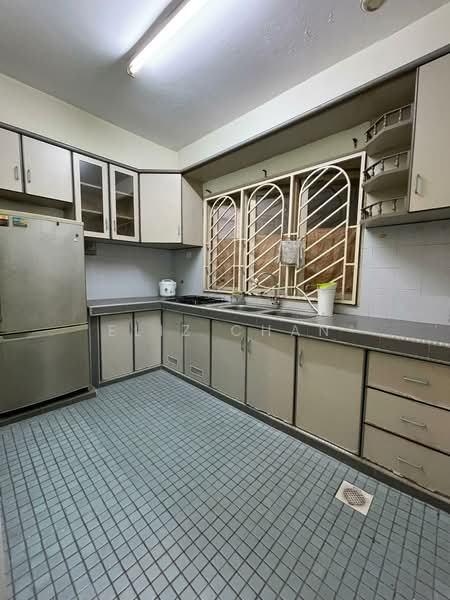Condominium for Rent at Meadow Park 2 - Eliz Chan - Kitchen - PropertyGuru.com.my