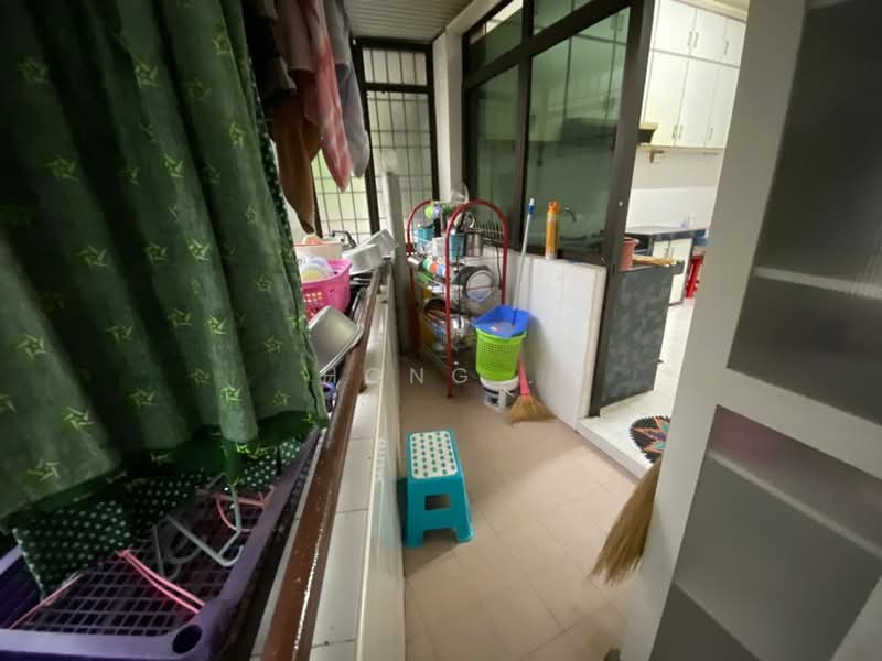 Pangsapuri untuk Dijual di Taman Sri Bunga - Hong . - Balcony - PropertyGuru.com.my