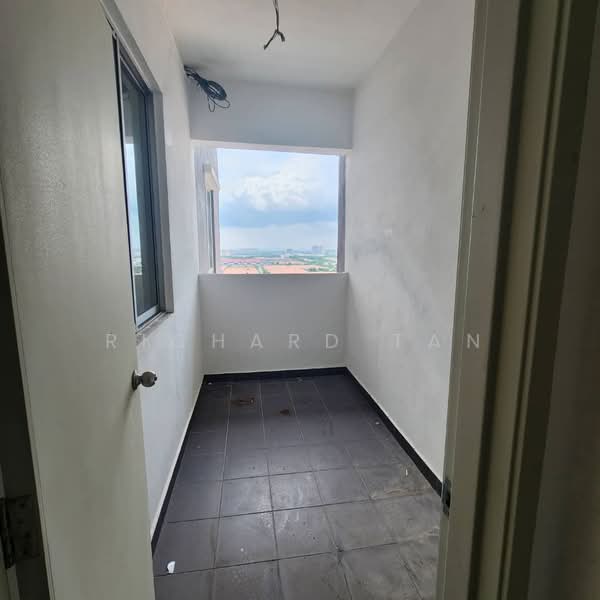Service Residence for Sale at BSP 21 - Richard Tan - Yard - PropertyGuru.com.my