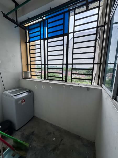 Pangsapuri untuk Disewa di Indah Court Apartment - Sun Yap - Balcony - PropertyGuru.com.my