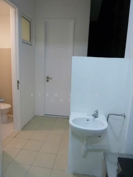 Condominium for Rent at Scenaria @ North Kiara Hills - Kian Boon Chee - Bathroom - PropertyGuru.com.my