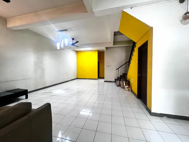 Rumah Teres 2 Tingkat untuk Dijual di Bukit Prima Pelangi (Batu) - Amanda Ong - Living Room - PropertyGuru.com.my