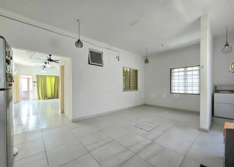 2-storey Terraced House for Sale in Bukit Beruntung (Selangor) - Syamsul Ilham - Living Room - PropertyGuru.com.my