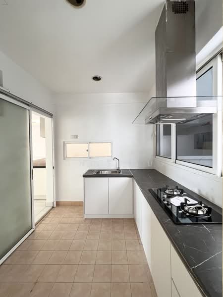 Condominium for Sale at Sterling - Yvonne Quah - Kitchen - PropertyGuru.com.my