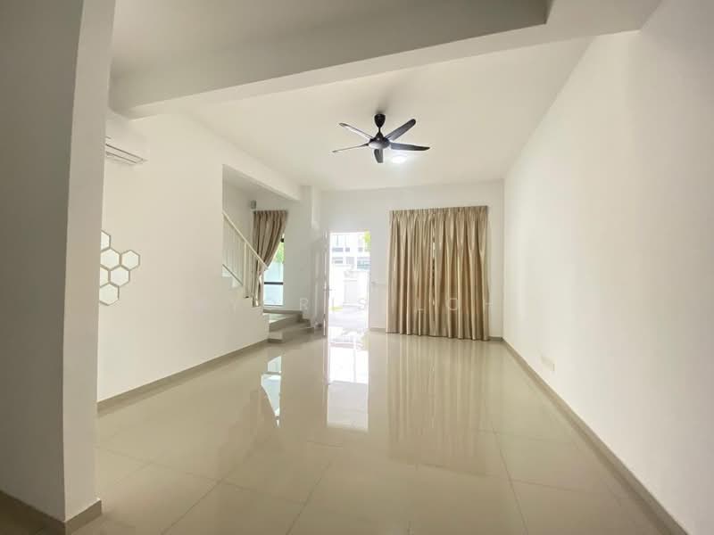 Rumah Teres untuk Dijual di Kota Masai (Pasir Gudang) - Kyoris Loh - Living Room - PropertyGuru.com.my