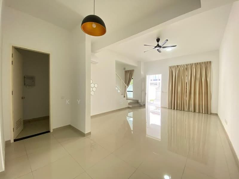 Rumah Teres untuk Dijual di Kota Masai (Pasir Gudang) - Kyoris Loh - Living Room - PropertyGuru.com.my