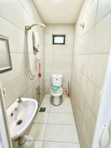 Rumah Teres 2 Tingkat untuk Dijual di Kampung Tasik Tambahan (Ampang) - Sabirin Ahmad - Bathroom - PropertyGuru.com.my