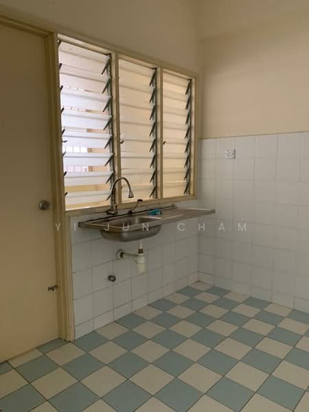Apartment for Sale at Seri Puri - Yi Jun Cham - Kitchen - PropertyGuru.com.my