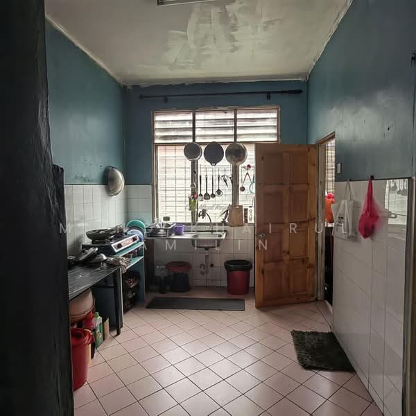 Rumah Teres 2 Tingkat untuk Dijual di Bandar Rinching Seksyen 5 (Semenyih) - Mohd Khairul Amilin - Kitchen - PropertyGuru.com.my