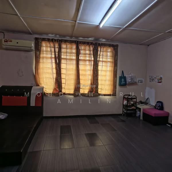 Rumah Teres 2 Tingkat untuk Dijual di Bandar Rinching Seksyen 5 (Semenyih) - Mohd Khairul Amilin - Living Room - PropertyGuru.com.my
