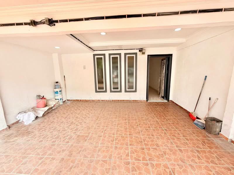 2-storey Terraced House for Sale in Kota Perdana (Seri Kembangan) - Sabirin Ahmad - Entrance - PropertyGuru.com.my