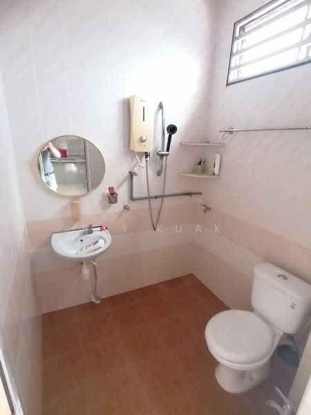 Rumah Teres 2 Tingkat untuk Dijual di Taman Merpati Indah (Simpang Ampat) - Roy Kuak - Bathroom - PropertyGuru.com.my
