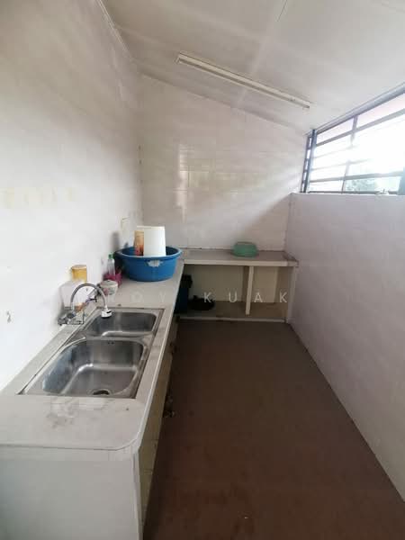 Rumah Teres 2 Tingkat untuk Dijual di Taman Merpati Indah (Simpang Ampat) - Roy Kuak - Kitchen - PropertyGuru.com.my
