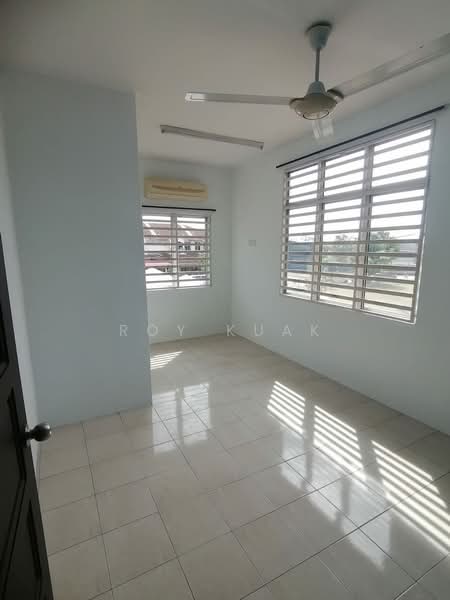 Rumah Teres 2 Tingkat untuk Dijual di Taman Merpati Indah (Simpang Ampat) - Roy Kuak - Interior - PropertyGuru.com.my
