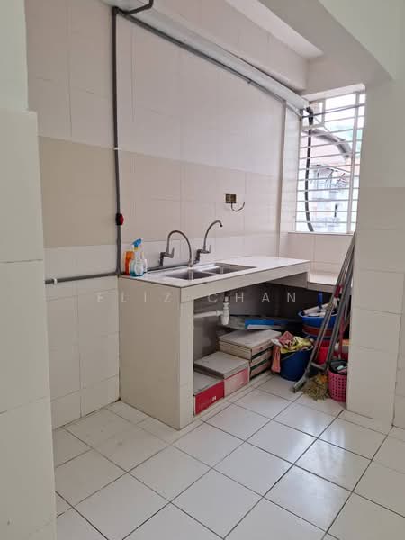 Townhouse for Sale in Batu Caves (Selangor) - Eliz Chan - Kitchen - PropertyGuru.com.my