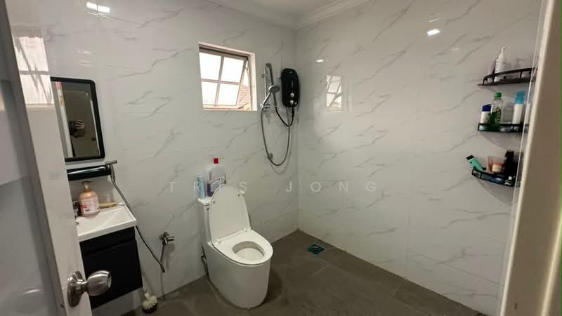 Bungalow for Sale in Rawang Perdana 2 (Rawang) - Tris Jong - Bathroom - PropertyGuru.com.my