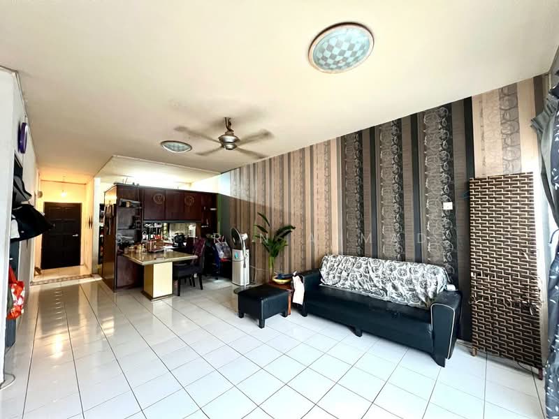 Pangsapuri untuk Dijual di Seraya Apartments - Sabirin Ahmad - Living Room - PropertyGuru.com.my