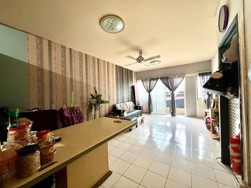 Pangsapuri untuk Dijual di Seraya Apartments - Sabirin Ahmad - Living Room - PropertyGuru.com.my
