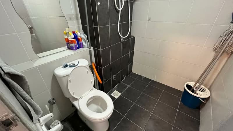 Apartment for Rent at D'Cerrum Apartment - Wesley Fu - Bathroom - PropertyGuru.com.my