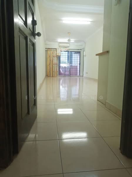 Pangsapuri untuk Dijual di Aliran Damai - Even Chong - Living Room - PropertyGuru.com.my